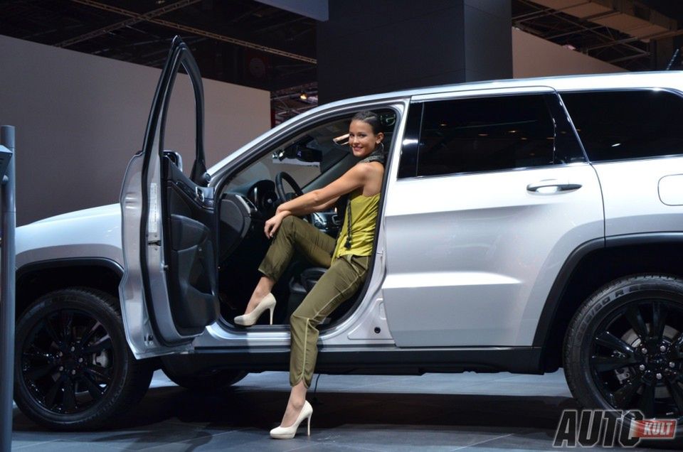 Hostessy z Paris Motor Show 2012 [galeria] 55