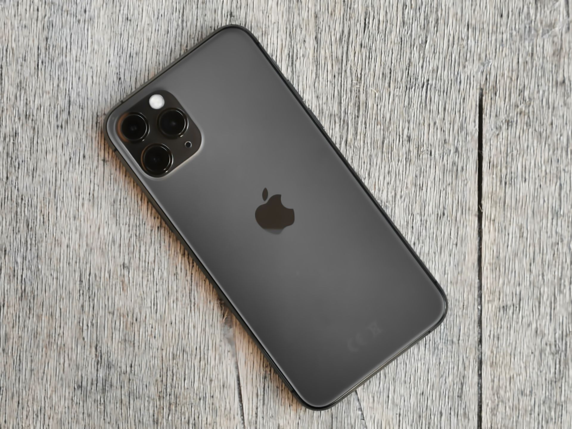 iPhone 11 Pro to pierwszy iPhone od lat, który dzielnie znosi starcie z konkurencją [TEST] 3