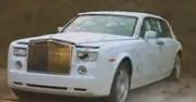 Rolls-Royce Phantom ostrzelany i wysadzony w powietrze[wideo]