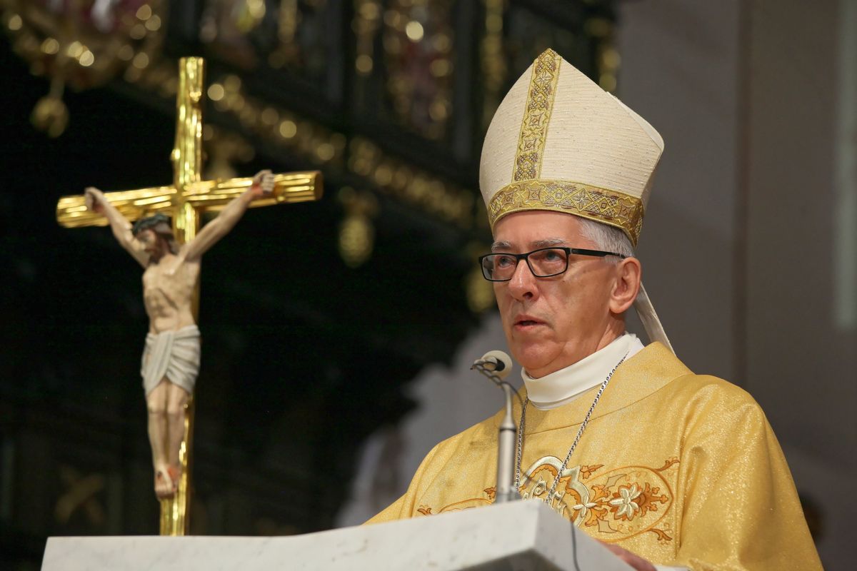 Arcybiskup Wiktor Skworc apeluje do MEN. "Lekcje powinny być obowiązkowe"