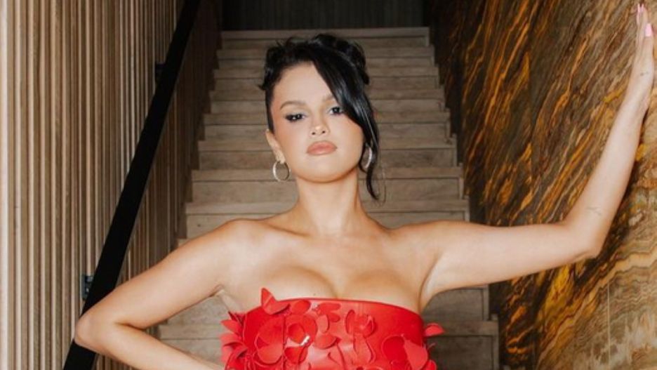 Selena Gomez jest gwiazdą serialu "Zbrodnie po sąsiedzku"