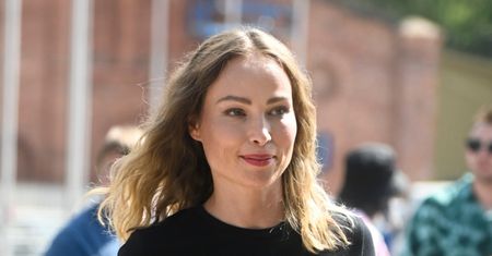 Weronika Książkiewicz na ramówce TVN-u. Postawiła na koszulkę z oryginalną ozdobą