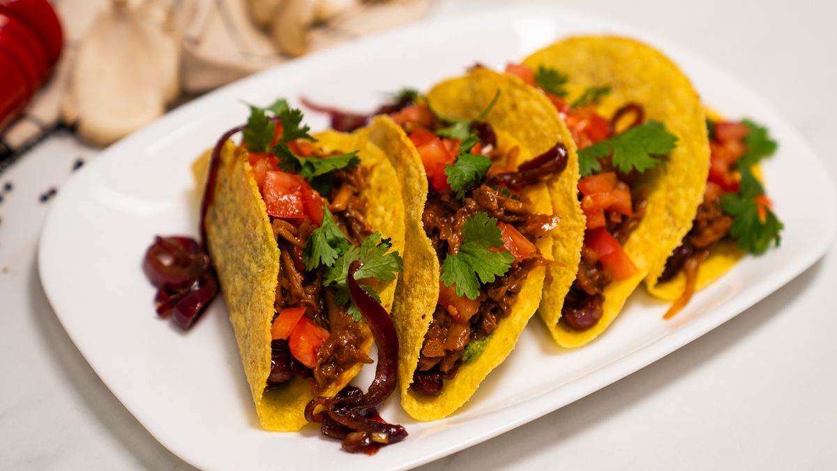 Tacos z szarpanymi boczniakami