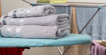 Pierzesz tak ręczniki? Robisz to źle. Ekspertka zdradza ważny szczegół