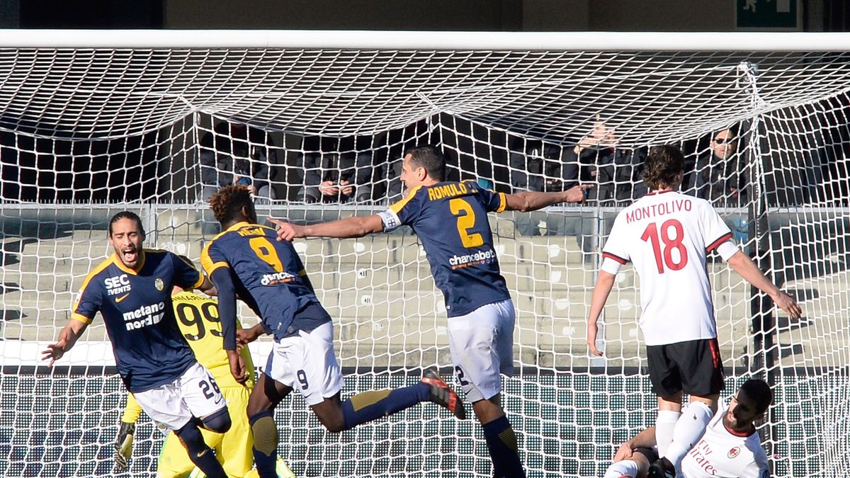 Zdjęcie okładkowe artykułu: Getty Images / Dino Panato / Hellas Werona podczas meczu z AC Milan