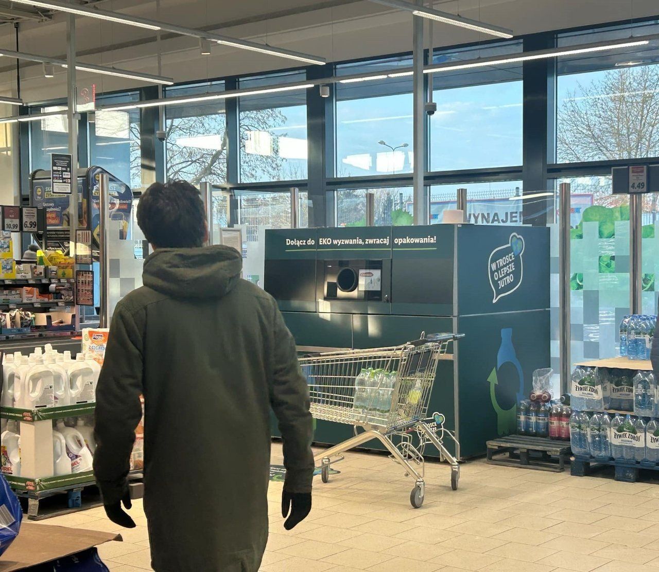 Kaucja już obowiązuje, ale nie ma czego oddawać