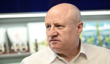 "Nemezis": Pierwowzór głównego bohatera istniał naprawdę. Ale książka mogła nigdy nie powstać