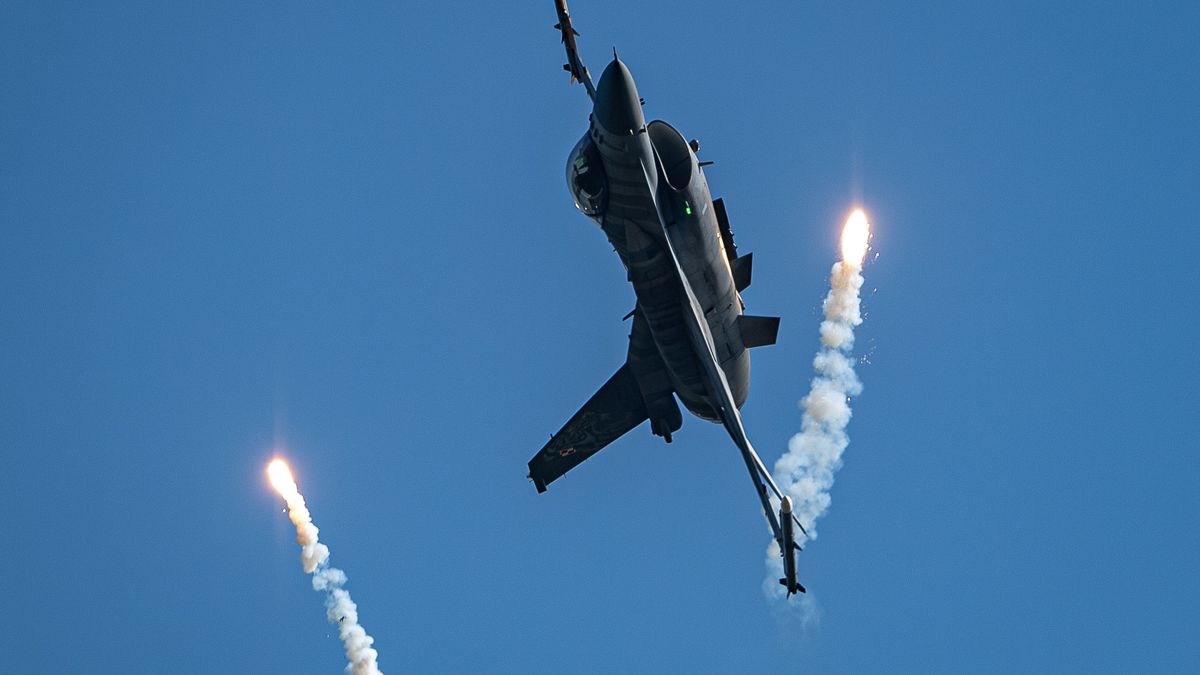 MOSNOV, CZECH REPUBLIC - SEPTEMBER 16: F-16 Tiger Demo Team, performs on the first day of NATO Days in Ostrava and Czech Air Force Days in Mosnov, Czech Republic on September 16, 2023. NATO Days in Ostrava & Czech Air Force Days are the largest security show in Europe. (Photo by Lukas Kabon/Anadolu Agency via Getty Images)