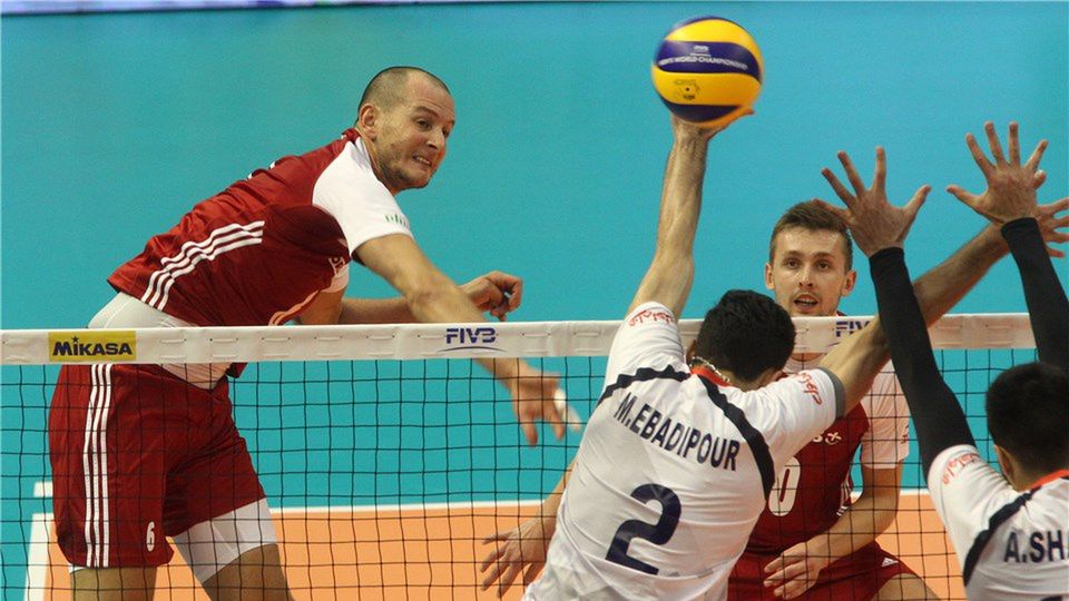 Zdjęcie okładkowe artykułu: Materiały prasowe / FIVB / Na zdjęciu: atakuje Bartosz Kurek