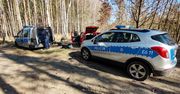 Na widok policjantów zaczęli uciekać do lasu. Oto kogo 24-latek ukrył w suzuki