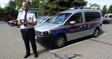 Działkowcy palący śmieci nie uciekną przed dronem Straży Miejskiej
