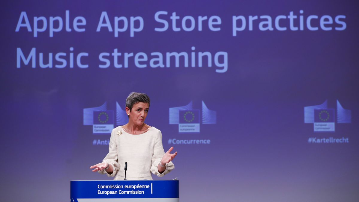 epa09169479 European Commissioner for Europe fit for the Digital Age Margrethe Vestager speaks during an online news conference on Apple anti trust case at the EU headquarters in Brussels, Belgium, 30 April 2021.  EPA/Francisco Seco / POOL Dostawca: PAP/EPA.