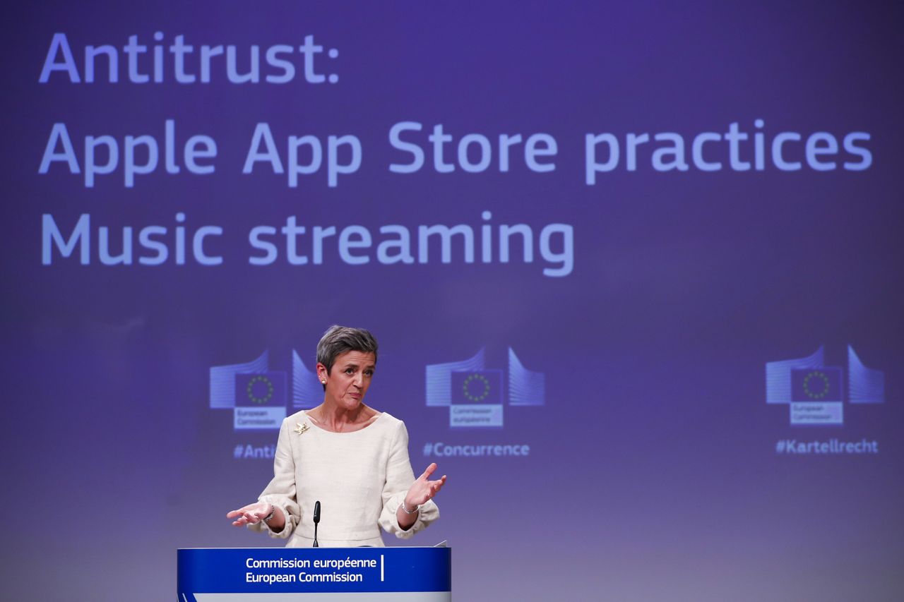 Komisarz Margrethe Vestager przemawia podczas internetowej konferencji prasowej na temat sprawy Apple dotyczącej prawa antymonopolowego w siedzibie UE w Brukseli 
Dostawca: PAP/EPA.