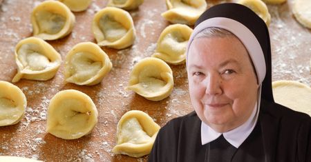 Metoda na rewelacyjne uszka siostry Anastazji. Z jej przepisu zawsze się udają