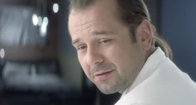 Sypialniane rady fizjoterapeuty reklamują katalog IKEA (wideo)