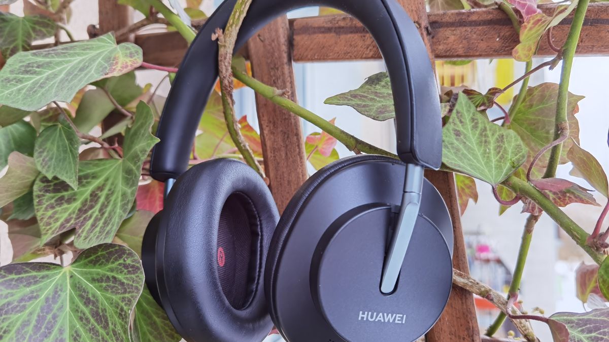 Wizualny minimalizm vs wysoka cena. Testujemy Huawei FreeBuds Studio 1