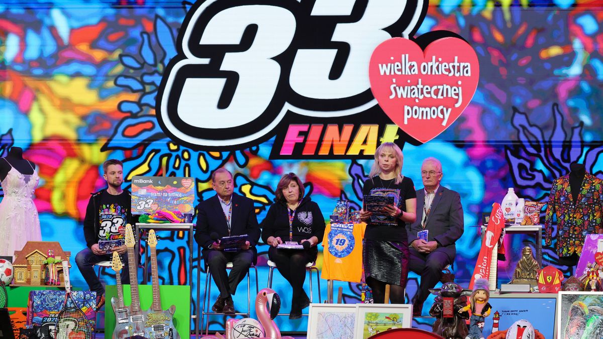 Warszawa, 23.01.2025. Wiceprezes zarządu Fundacji Wielkiej Orkiestry Świątecznej Pomocy Bohdan Maruszewski (2L), rzecznik WOŚP Anna Jadwiga Orzech (2P), członek zarządu WOŚP Lidia Niedźwiedzka-Owsiak (3L) i członek zarządu Fundacji Wielkiej Orkiestry Świątecznej Pomocy Piotr Burczyński (P) na konferencji prasowej w Warszawie, 23 bm. w ramach przygotowań do 33. Finału WOŚP. (ad) PAP/Paweł Supernak