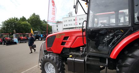Rolnicy mają problem. Ciągniki trafią na złom? Są kolejne decyzje