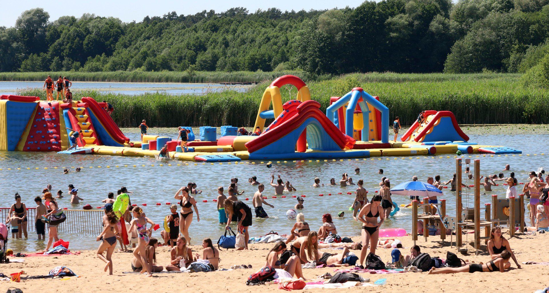 Tłumy na plaży miejskiej MORiW w Grudziądzu