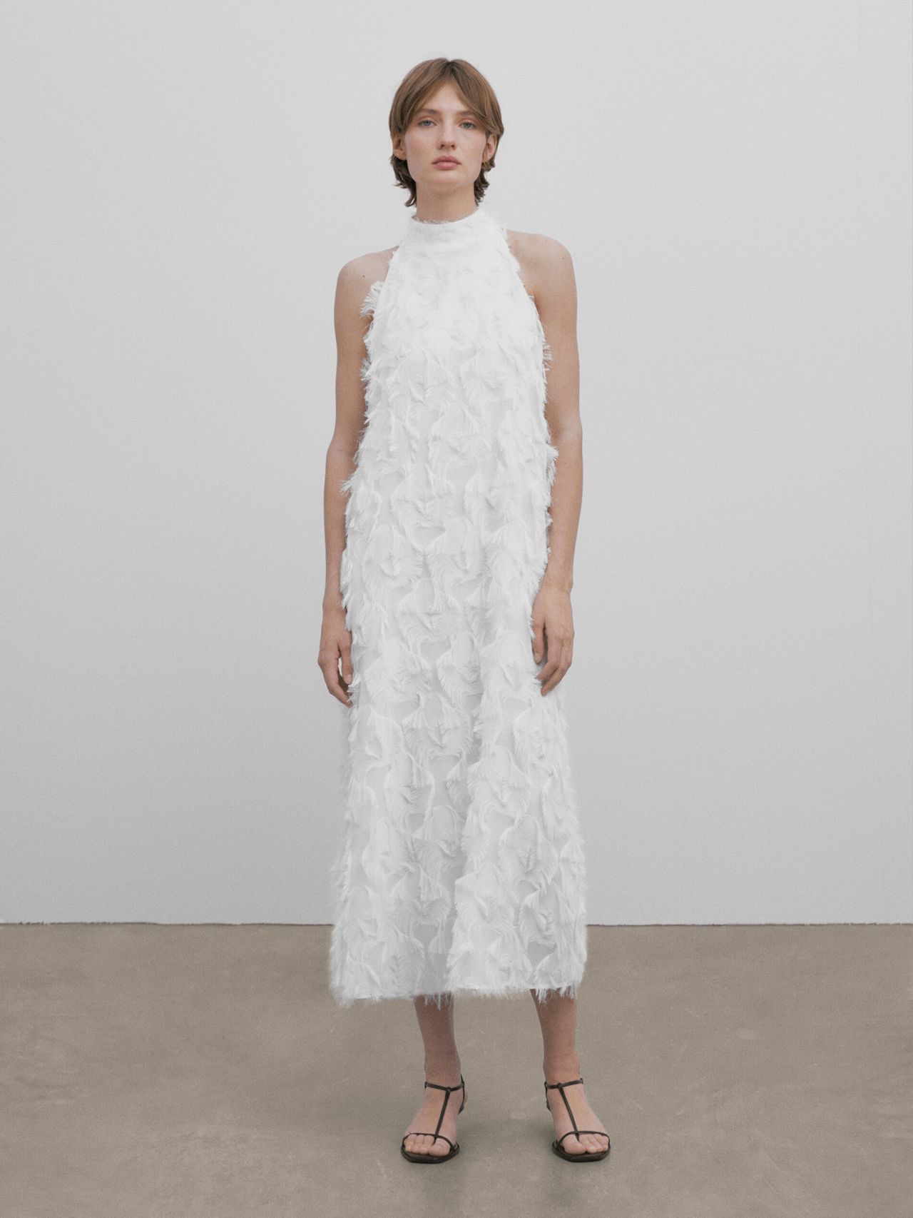 Biała sukienka Massimo Dutti 
