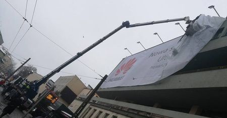 Ogromna reklama na budynku Astorii. Miejska spółka nie chce ujawnić umowy