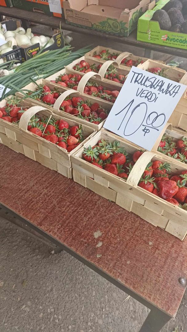 Na bazarku w Bydgoszczy truskawki kosztują mniej niż w Biedronce