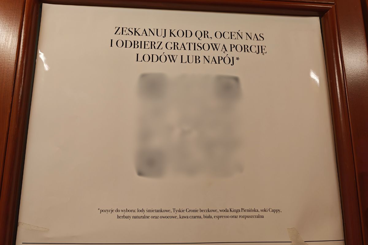 Oferta na oknie w łazience