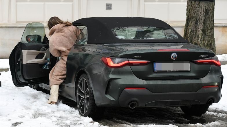 Edyta Herbuś "przyłapana" na mieście. Wozi się autem za 250 tys.