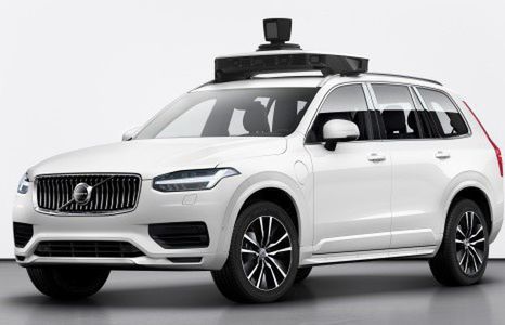 Volvo Cars z Uber: SUV XC90 gotowy do jazdy autonomicznej (wideo)