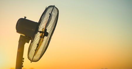 Prognoza na weekend: Słonecznie z silniejszym wiatrem. Istnieje ryzyko zamieci pyłowych.