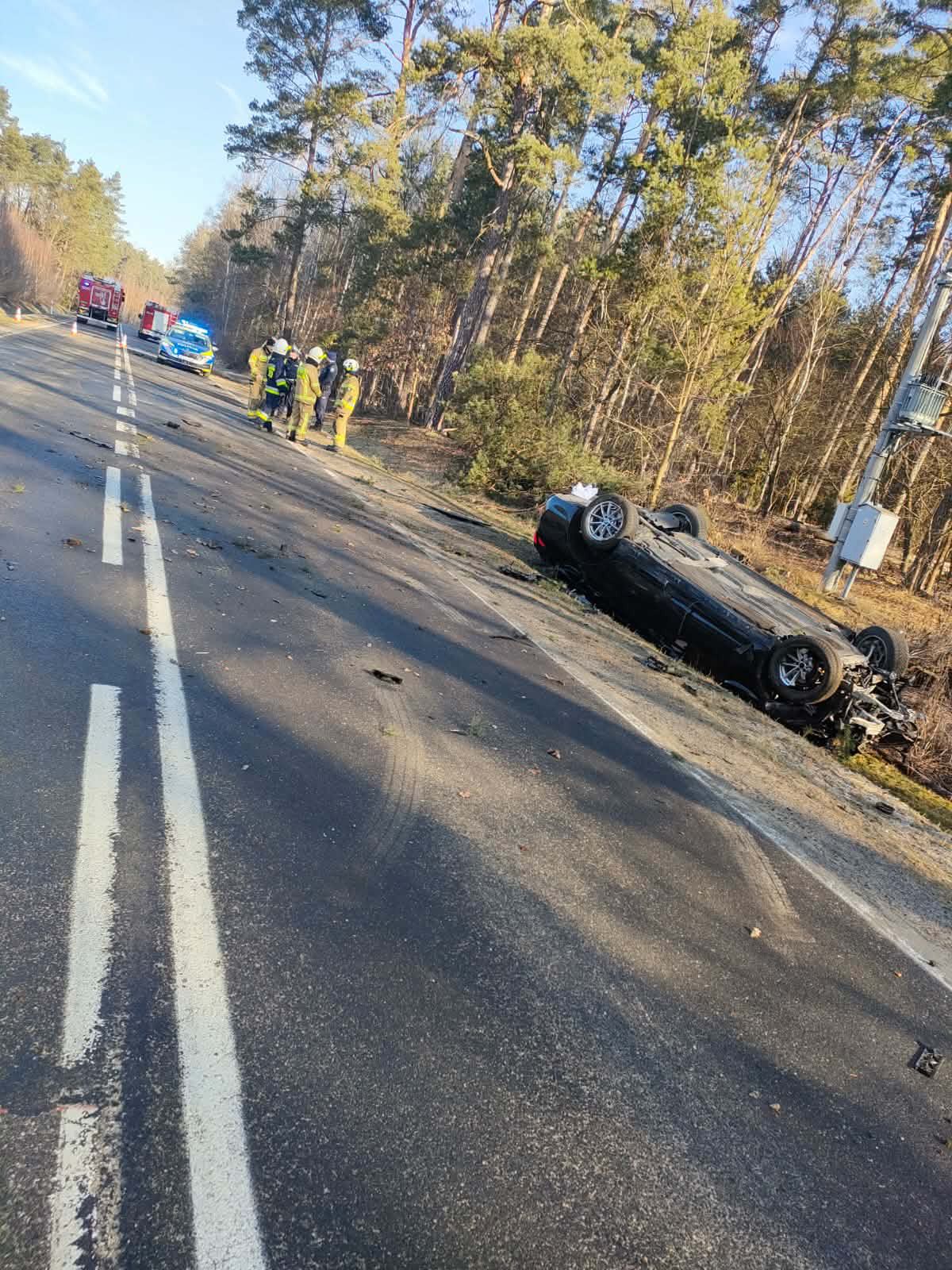 Pijany kierowca dachował w Środoniu. Ponad 2,5 promila alkoholu