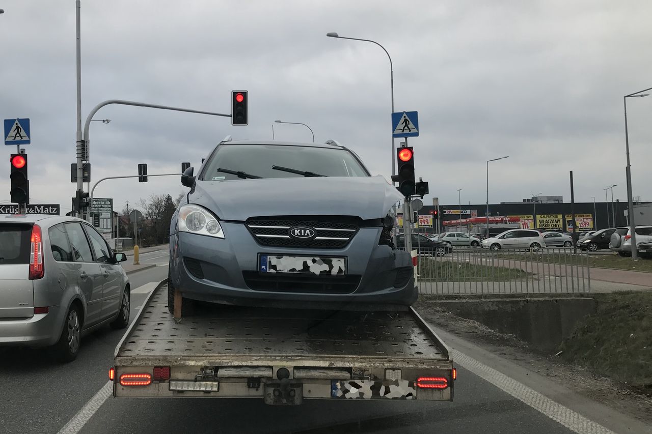 Odmówili odszkodowania. Właściciel auta zrobił jedną rzecz