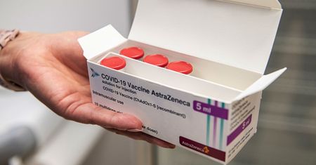 AstraZeneca publikuje wyniki badań. Wyjaśniają, dlaczego po szczepionce dochodzi do rzadkich przypadków zakrzepicy