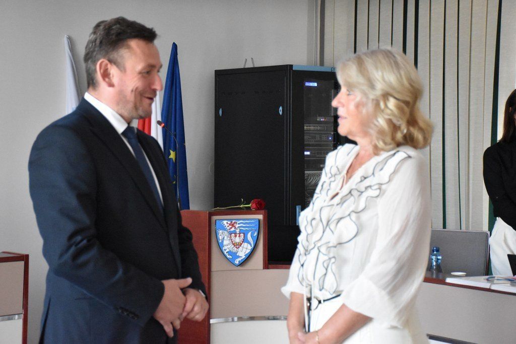 Prezydent Tomasz Sobieraj wręczył mianowania 42 nauczycielom