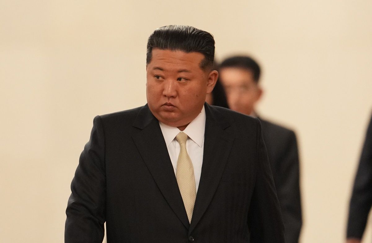 Spali na filmie o Kim Dzong Unie. Oto kara