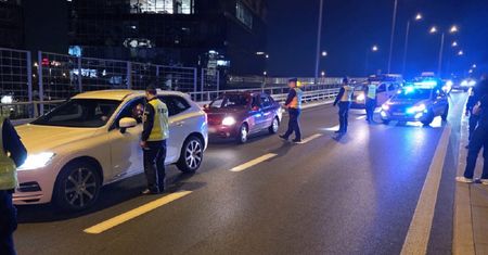 Mieli wozić pasażerów. Policja zatrzymała 2 kierowców. Wyniki badań szokują