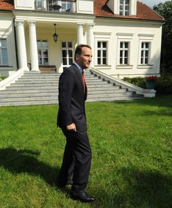 Sikorski ma dworek w Chobielinie. Co myślą o nim sąsiedzi?