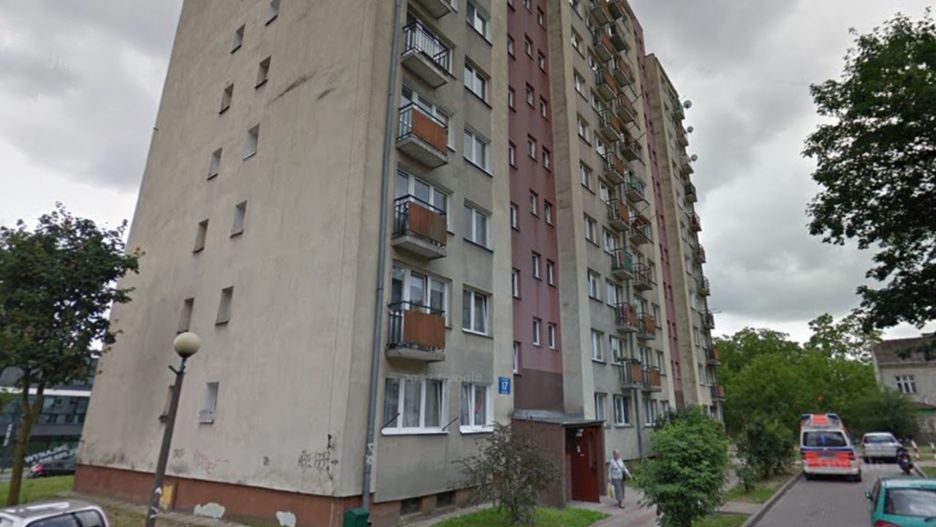 Dramat w Płońsku. Chłopak wypadł z okna na trzecim piętrze