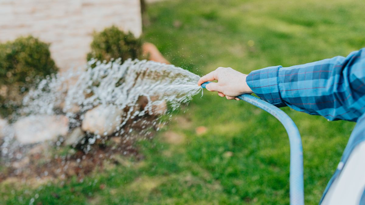 podlewanie ogrodu trawnika