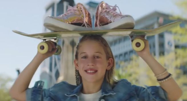 „Kiedy chodzi o modę” w kampanii eObuwie.pl dla kobiet (wideo)