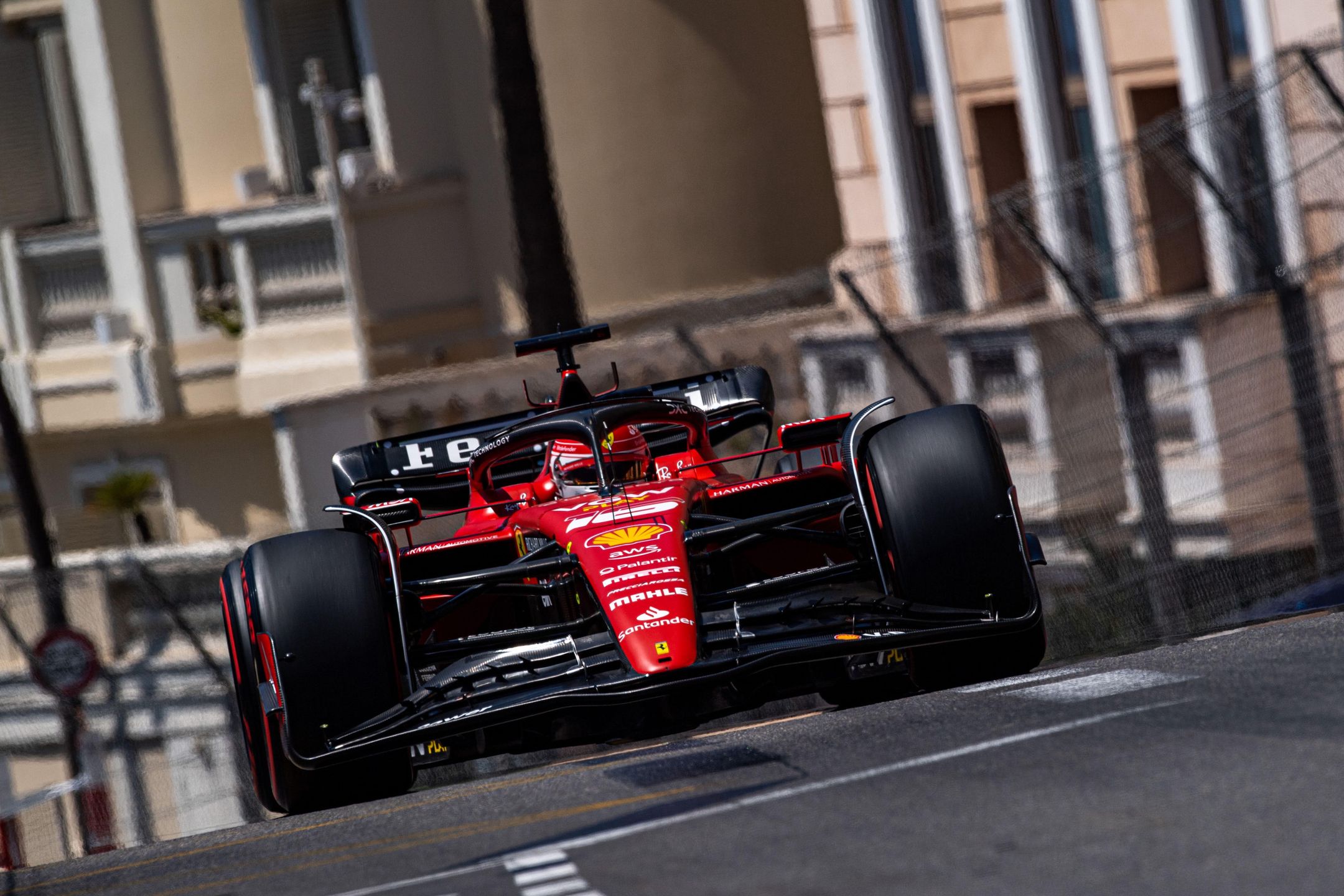 Charles Leclerc podczas kwalifikacji do GP Monako 2023