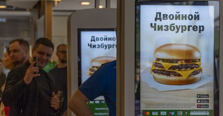 Pleśń i robactwo w rosyjskich lokalach przejętych od McDonald's. "Nie musicie truć ludzi"