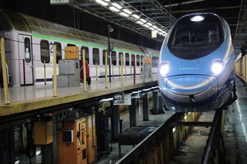 Ceny biletów skoczą w górę? Szybkie pociągi na trasie przez CPK