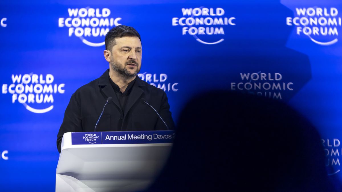 Ukrainian President Volodymyr Zelensky speaks at a panel discussion during the 56th annual meeting of the World Economic Forum (WEF), in Davos, Switzerland, 22 January 2026. The 2026 summit, running from 19 to 23 January and held under the theme 'A Spirit of Dialogue,' brings together global political leaders, corporate executives, and scientists to address international challenges. EPA/GIAN EHRENZELLER Dostawca: PAP/EPA.