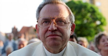 Jankowski miał głaskać, całować, spać z dziećmi w jednym łóżku. Sprawę umorzono