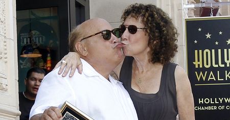 DeVito ROZWODZI SIĘ po 30 latach małżeństwa!