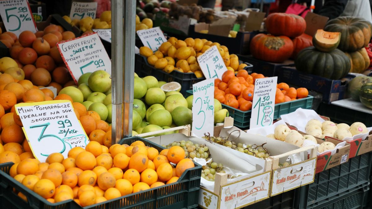 Główny ekonomista PKO BP uważa, że inflacja może spaść dopiero w 2023 r. 