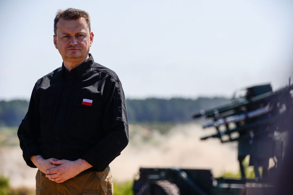 Mariusz Błaszczak zakażony. "Niestety, koronawirus dopadł również mnie"