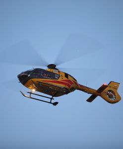 Dramatyczny wypadek na prostej drodze. Nie żyje 25-latek, autem jechało kilka osób