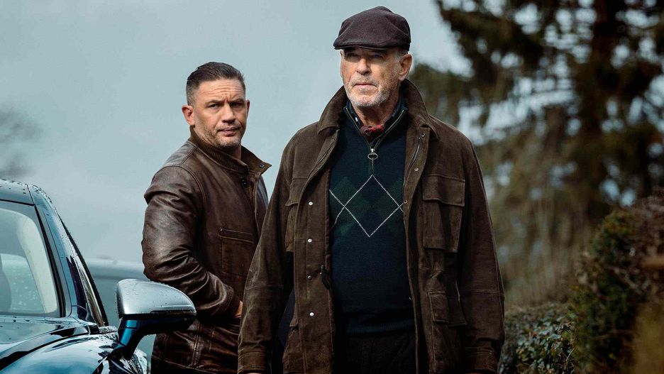 Pierce Brosnan i Tom Hardy w "MobLand"